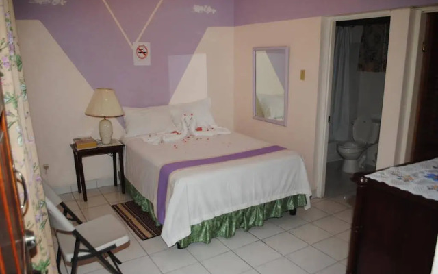 Palm Bay Guest House & Restaurant