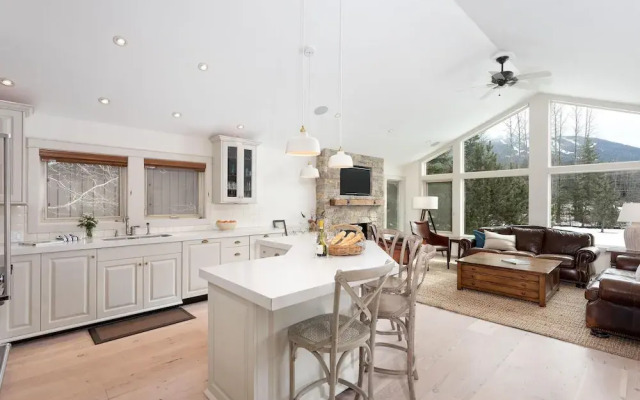 8166 Nicklaus North