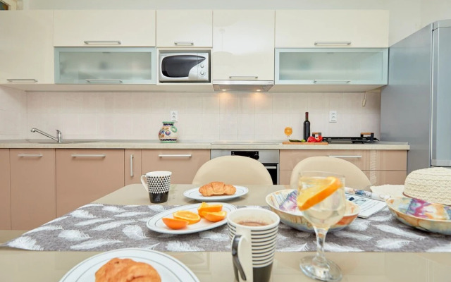 Sky Breeze Apartment