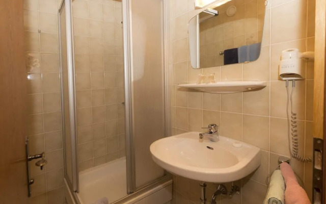 Lovely Apartment on a Farm in Radstadt