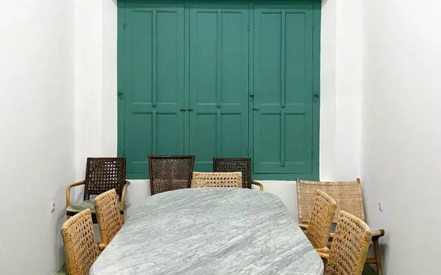 Binumar Guest House