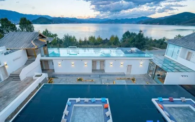 yunjin lake – Outside – Lijiang