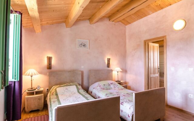 House Ulika - Freshly Renovated, Unique & Rural Style