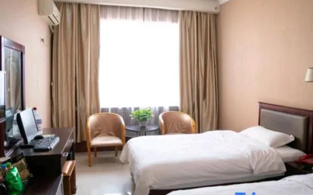 Tianzhong Business Hotel (Zhumadian Railway Station)
