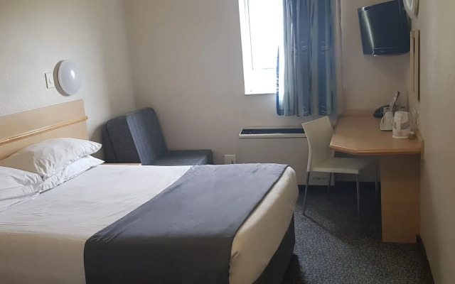 Road Lodge East London