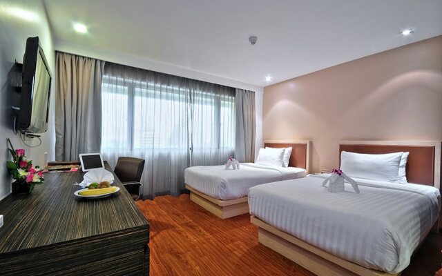Narai Hotel (SHA Extra Plus)