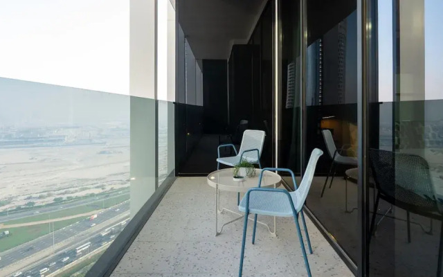 Charming 1BR w Balcony in Business Bay