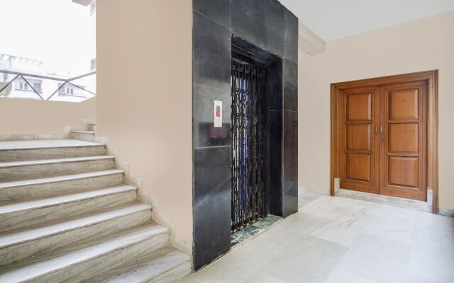 OYO 11400 The Down Town Suites