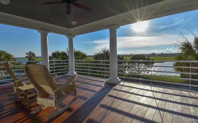 The Boat - 8 Br Home