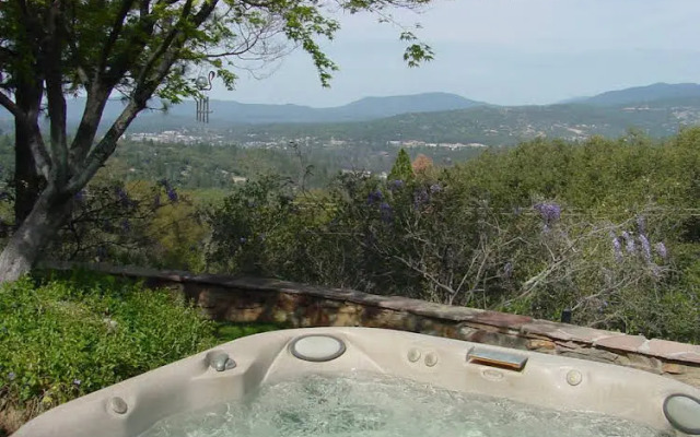 Vulture's View Bed and Breakfast