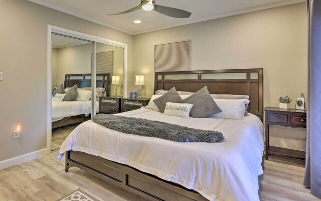 Sunny Sarasota Home w/ Yard < 2 Mi to Downtown!