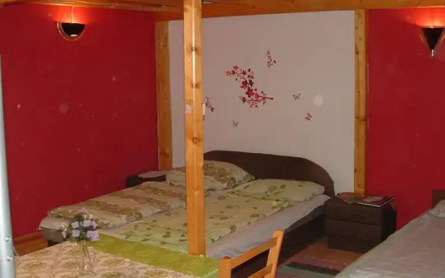 Azusa Guest House