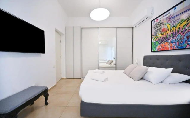 Amazing 2BR near the beach by HolyGuest