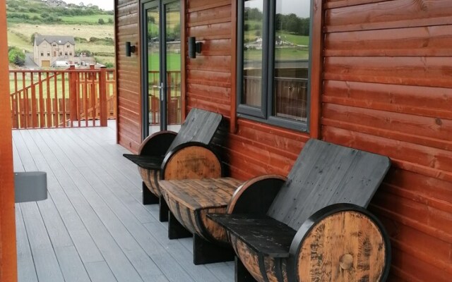 Lovely 3-bed Cabin in Meigh