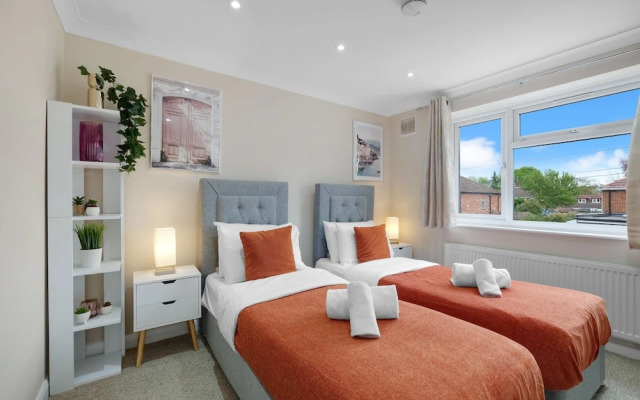 Stylish 4 Bedroom Home in Brightside Ave