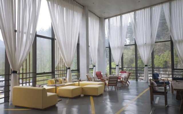 Spring Posh Roadsun International Hotel & Resort