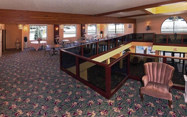 Grand Marquis Waterpark Hotel & Suites