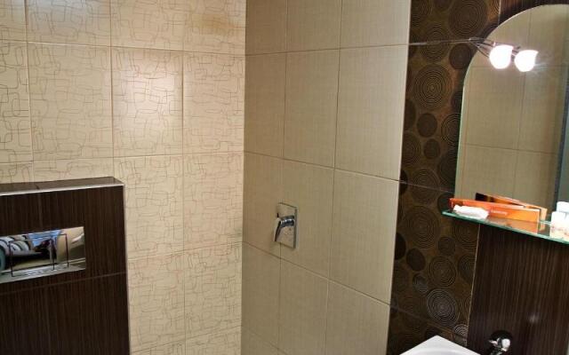 RG Status Hotel