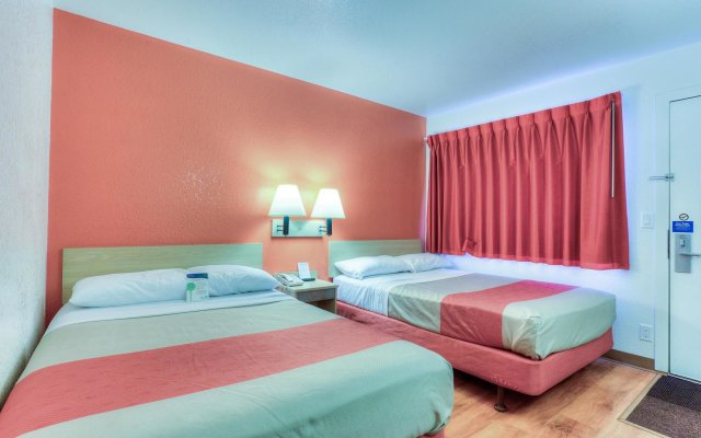 Motel 6 Portland South Lake Oswego Tigard