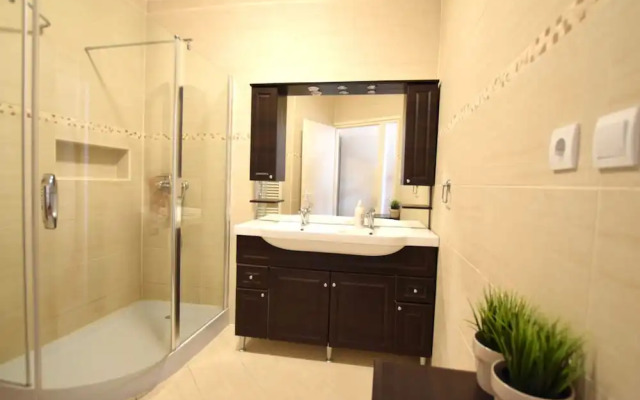 Budget Apartment by Hi5 - FehÃ©rhajÃ³