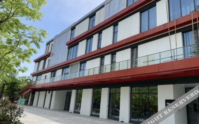 Qbox Hotel