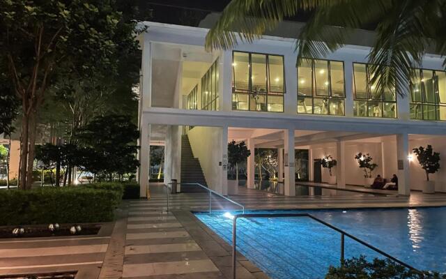 Exclusive Studio in Cyberjaya {Pool View}