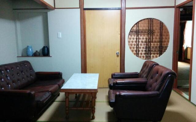 Guesthouse Angoso - Hostel