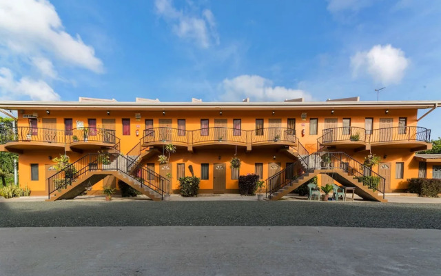 Eco Park Inn