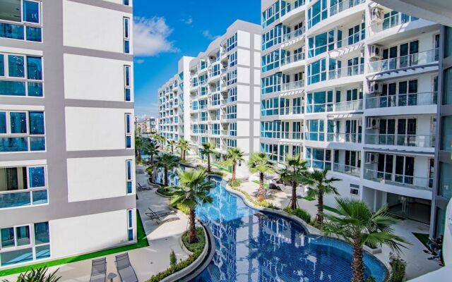 Centara Grand Avenue by Pattaya Holiday