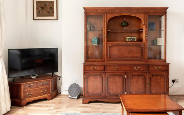 Stylish Art Deco 1 bedroom in West London