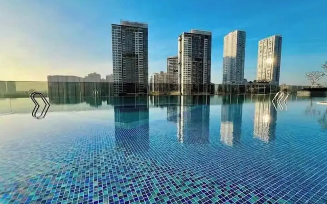 Luxury Lumiere Riverside Urban Apartment
