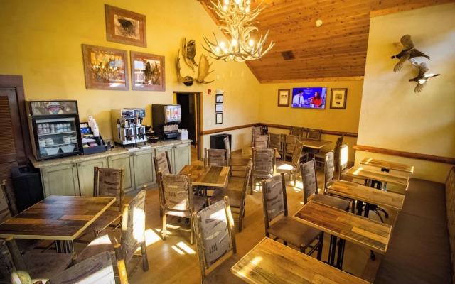 Bearskin Lodge on the River