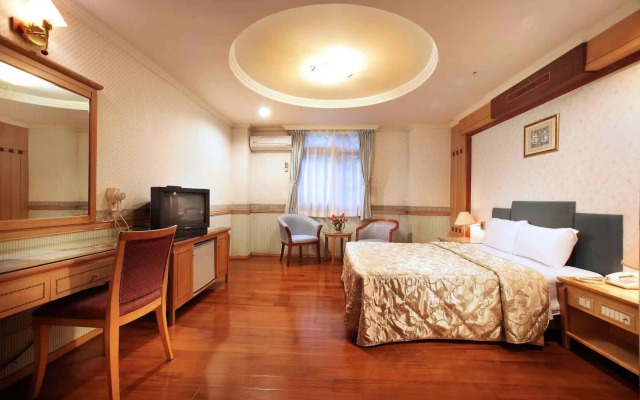 Green City Hotel