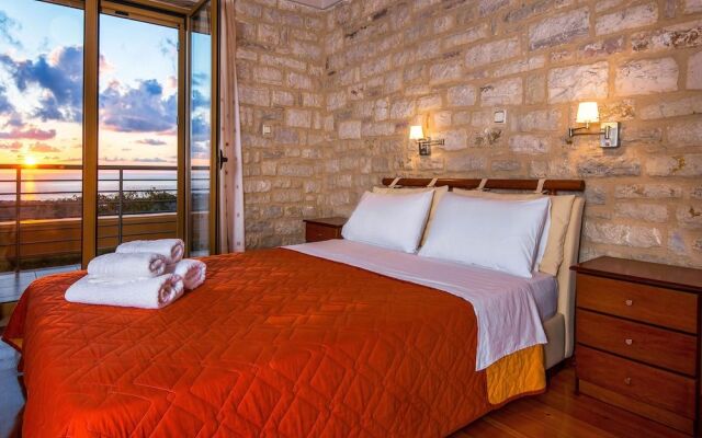 Enastron Villas