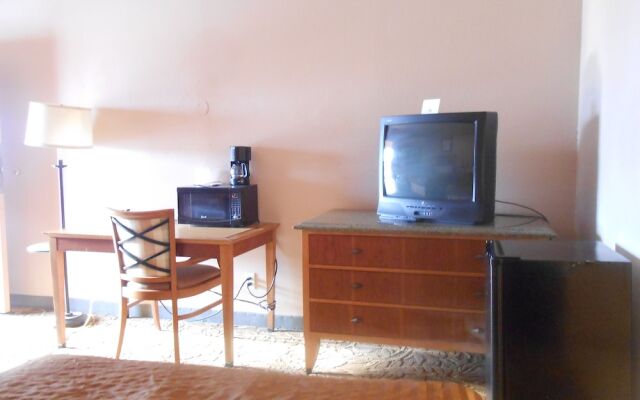 Airport Inn Downtown