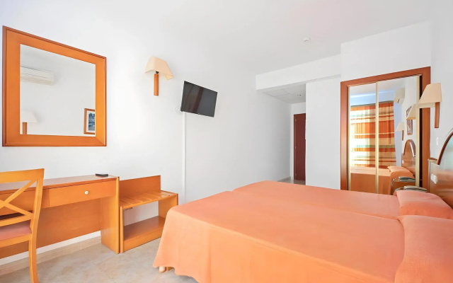 Отель BLUESEA Piscis - Adults Only