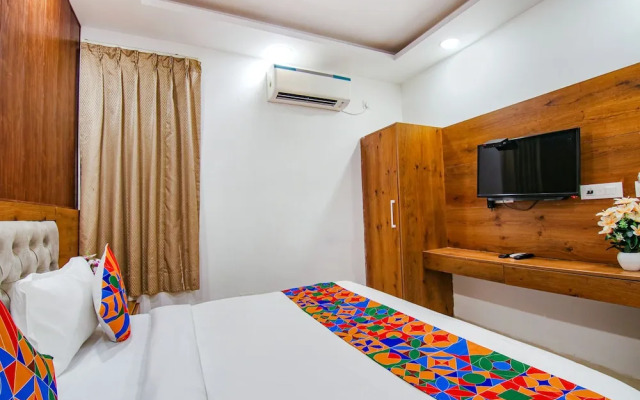 Fabhotel The Glory I