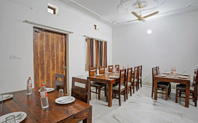 OYO Flagship 70101 The Royal Bharti Hotel