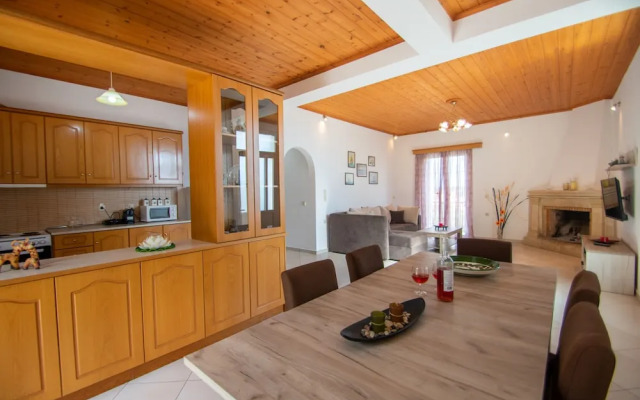 Family Private Homes with Sea View