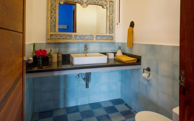 Aquamarine Beach Villas