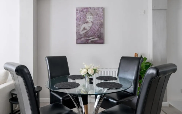 Modern South Wimbledon Stay