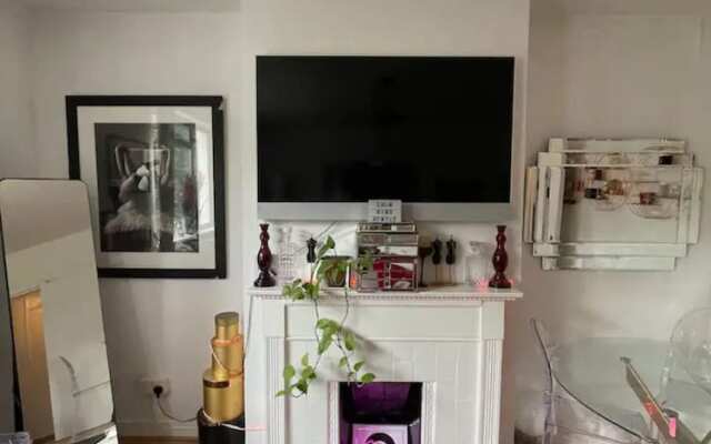 Cosy & Chic 1BD Flat - 6 Minutes to Notting Hill!