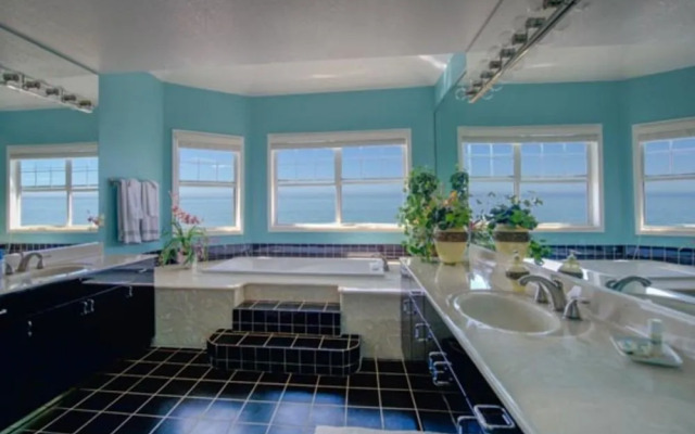 Luxury Beachfront Oasis With Private Pool - Btr 53777