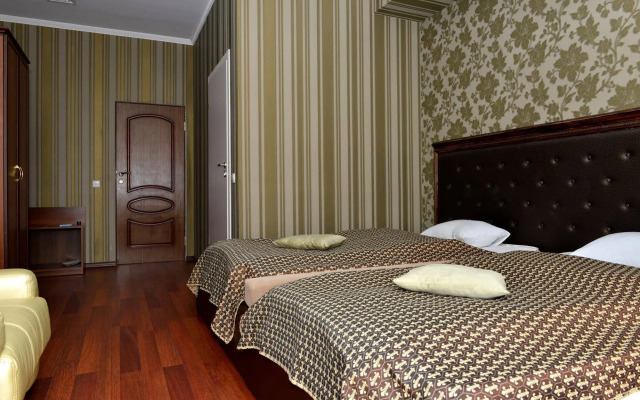Apart-Hall