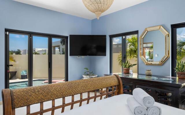 2BR Private Pool Outdoordining Amazing Gardens