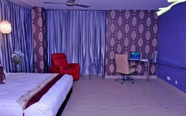 Contemporary Heights Hotel