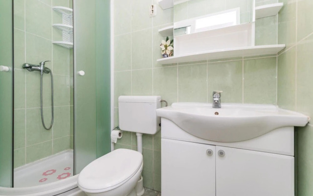 Amazing Home in Stratincica With Wifi and 5 Bedrooms