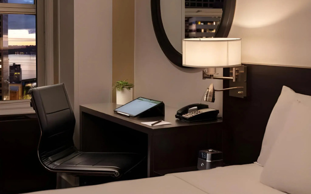Executive Hotel Pacific