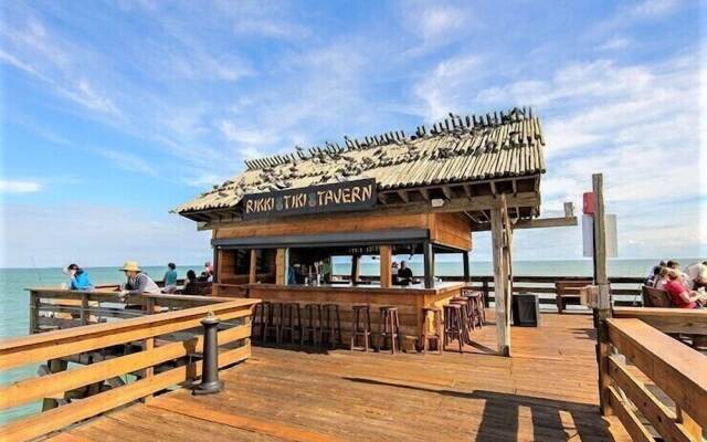 384 Harbor Drive