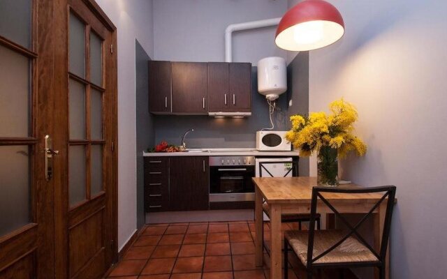 Feel Good Plaza Real